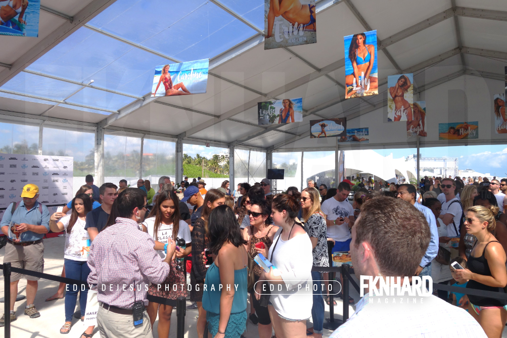 EddyDeJesus-Photography-Fknhard-Magazine-Sports-Illustrated-Swimsuit-Beach-tent-crowds-of-people-selfie-bikini-attire-security-britto