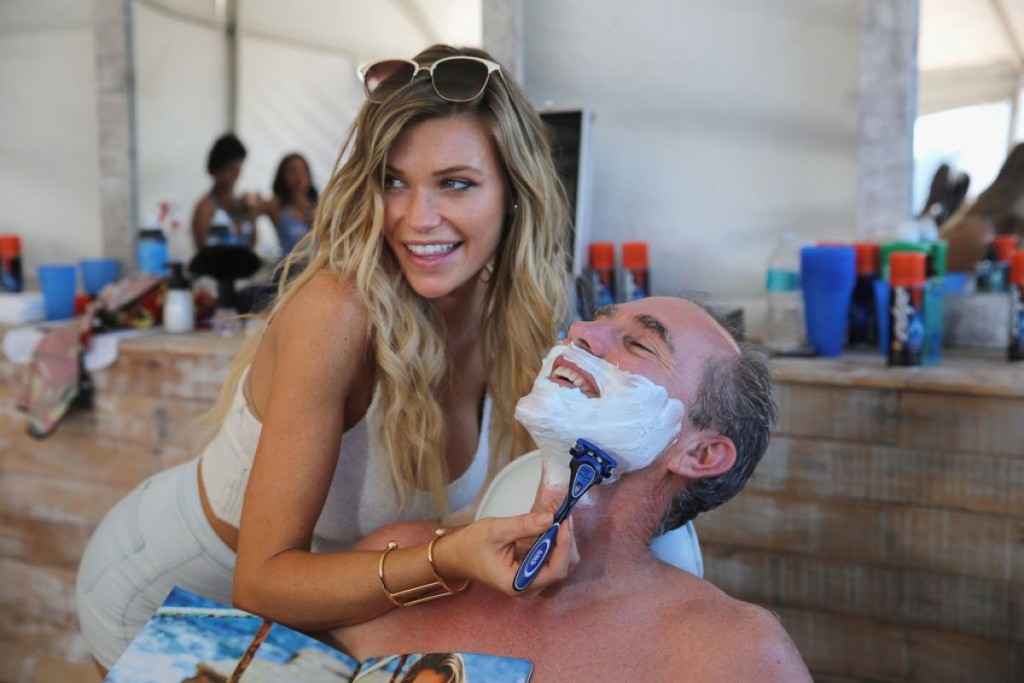 samantha-hoopes-at-schick-hydro-sports-illustrated-event-in-miami-02-17-2016-mq-_6